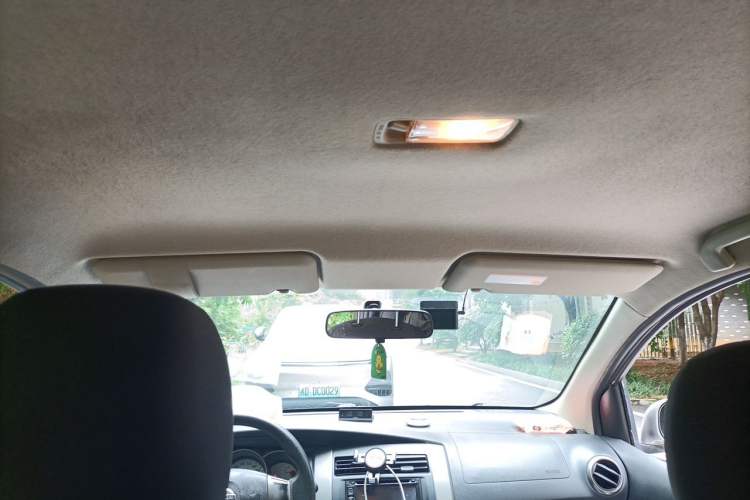 Used Nissan Livina 2010 JINRUI Edition 1.6L Automatic Standard Model Headliner