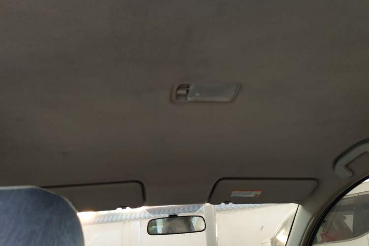 Used Nissan Livina 2010 Jingyue Edition 1.6L Manual All-Around Model Headliner