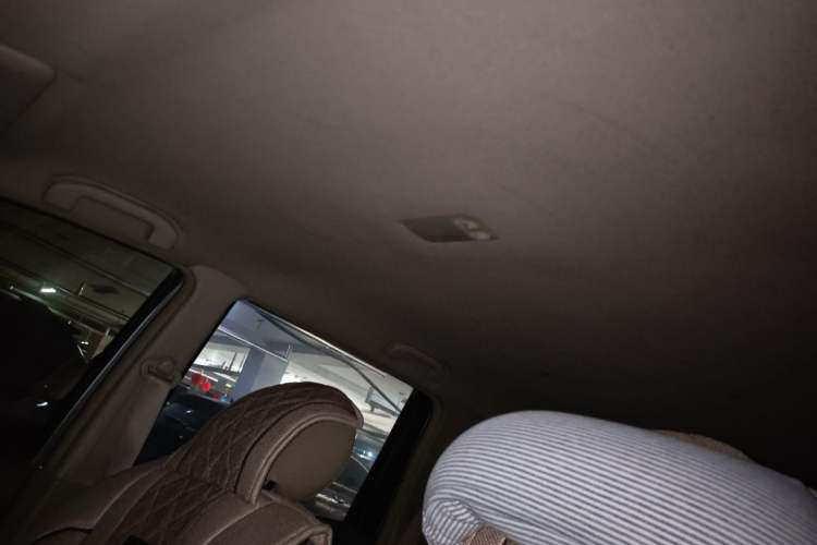 Used Nissan Livina 2010 Jingyue Edition 1.6L Manual All-Around Model Headliner