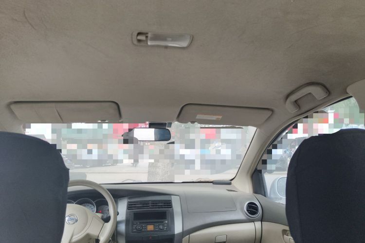 Used Nissan Livina 2010 Jingyue Edition 1.6L Manual All-Around Model Headliner