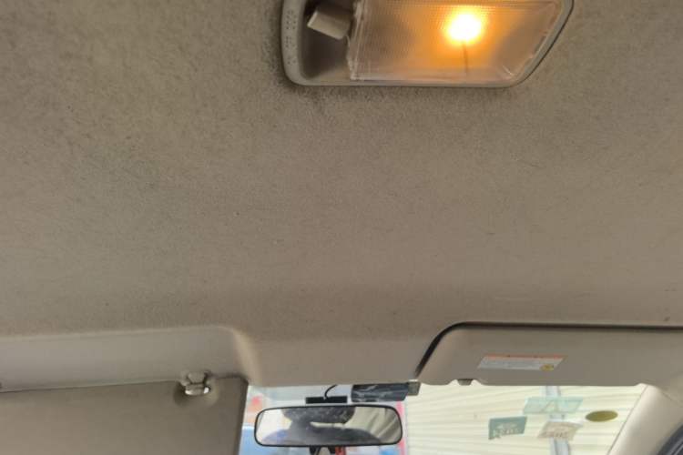 Used Nissan Livina 2010 Jingrui Edition 1.6L Manual Standard Model Headliner