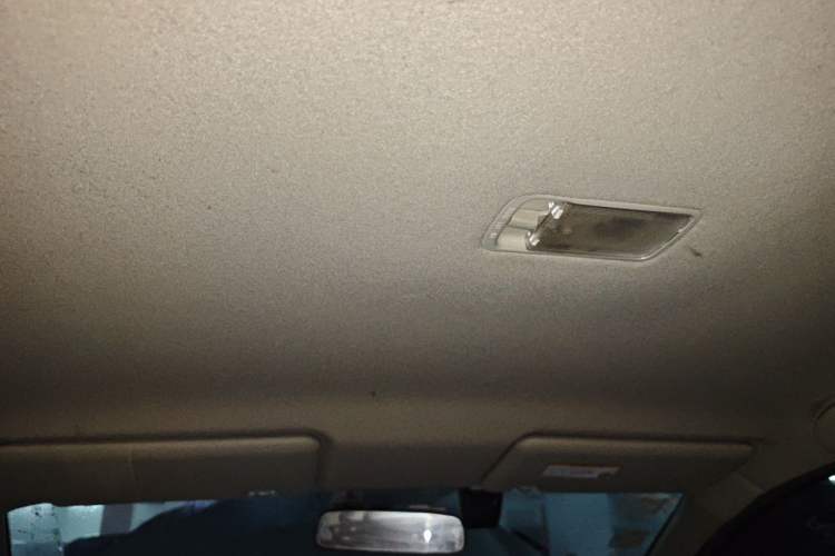 Used Nissan Livina 2010 Jingrui Edition 1.6L Manual Standard Model Headliner