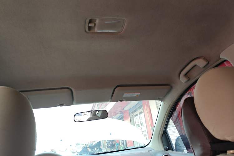 Used Nissan Livina 2010 Jingyue Edition 1.6L Manual All-Around Model Headliner