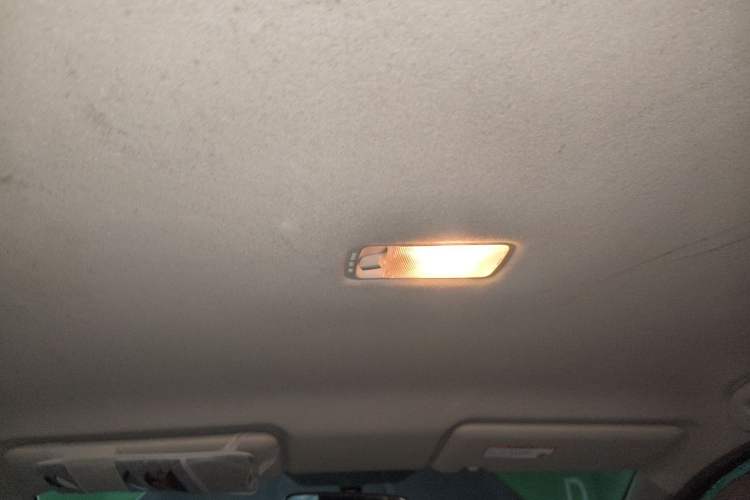 Used Nissan Livina 2010 Jingrui Edition 1.6L Manual Standard Model Headliner
