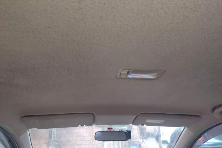 Used Nissan Livina 2010 Jingyue Edition 1.6L Manual All-Around Model Headliner