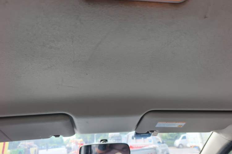 Used Nissan Livina 2010 JINRUI Edition 1.6L Automatic Standard Model Headliner