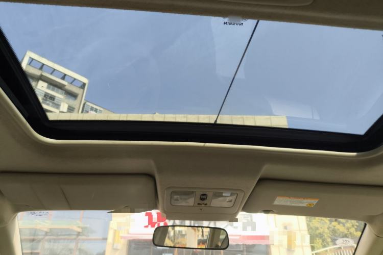 Used Nissan Livina 2010 Jingyue Edition 1.6L Manual All-Around Model Headliner
