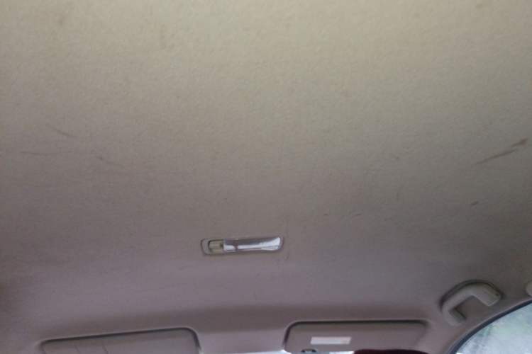 Used Nissan Livina 2010 Jingyue Edition 1.6L Manual All-Around Model Headliner