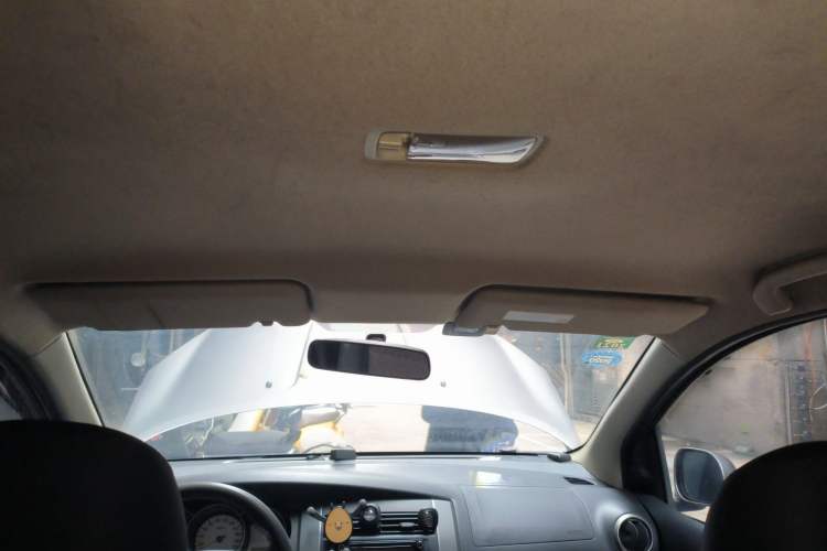 Used Nissan Livina 2010 Jingrui Edition 1.6L Automatic Smart Model Headliner