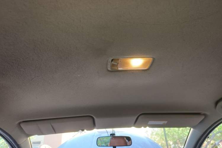 Used Nissan Livina 2010 Jingrui Edition 1.6L Automatic Smart Model Headliner