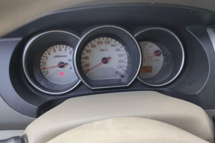 Used Nissan Livina 2010 Jingyue Edition 1.6L Manual All-Around Model Instrument Cluster