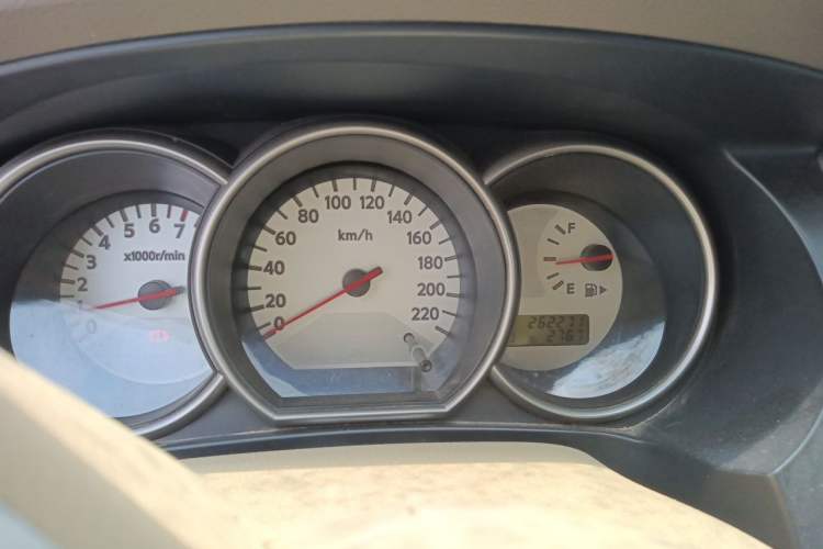 Used Nissan Livina 2010 Jingyue Edition 1.6L Automatic XuanNeng Model Instrument Cluster