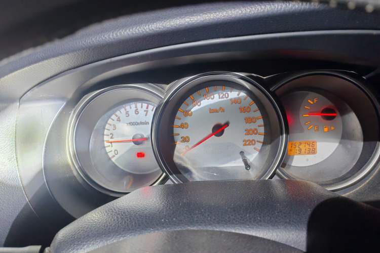 Used Nissan Livina 2010 Jingrui Edition 1.6L Manual Standard Model Instrument Cluster