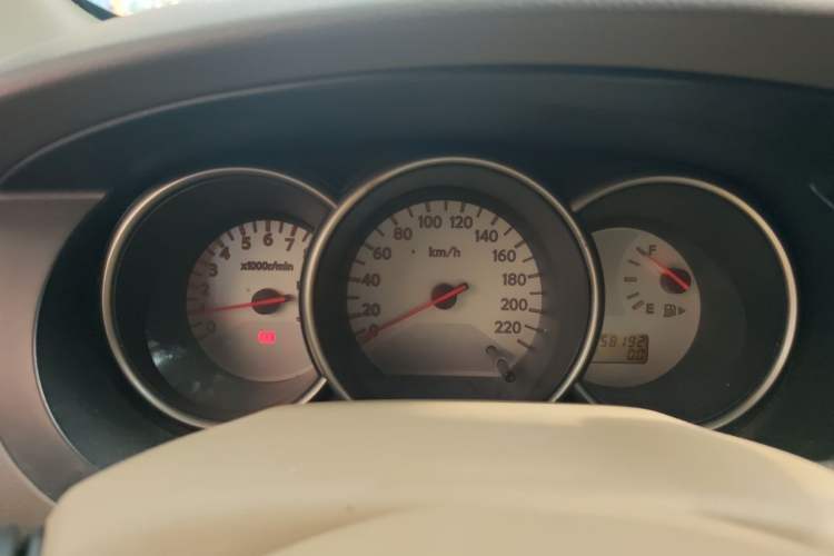 Used Nissan Livina 2010 Jingyue Edition 1.6L Manual All-Around Model Instrument Cluster