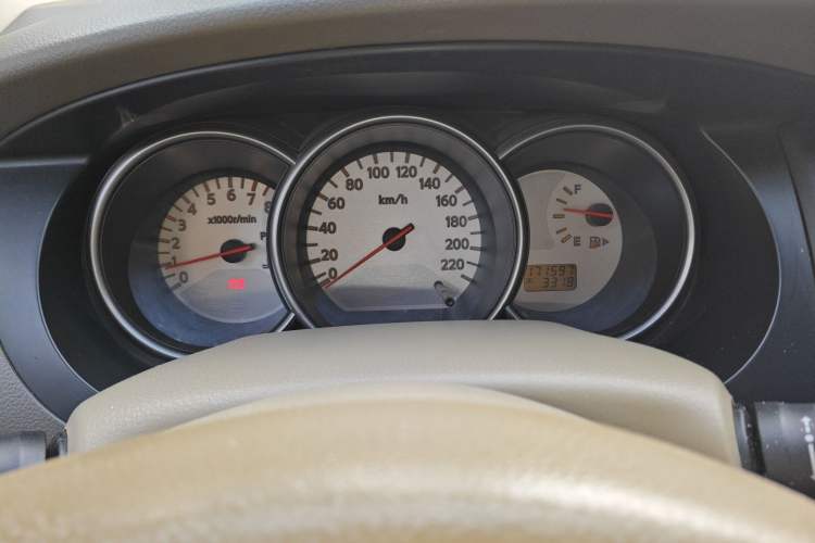 Used Nissan Livina 2010 Jingyue Edition 1.6L Manual All-Around Model Instrument Cluster