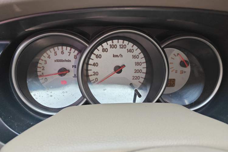Used Nissan Livina 2010 Jingyue Edition 1.6L Manual All-Around Model Instrument Cluster