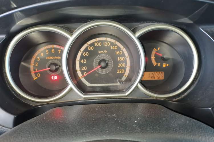 Used Nissan Livina 2010 Jingrui Edition 1.6L Automatic Smart Model Instrument Cluster