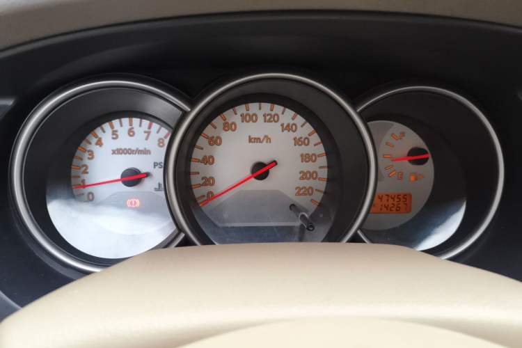 Used Nissan Livina 2010 Jingyue Edition 1.6L Automatic All-in-One Model Instrument Cluster