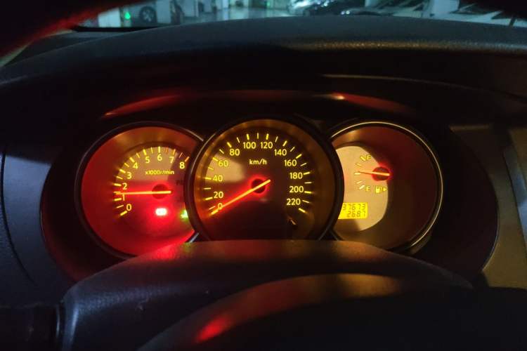 Used Nissan Livina 2010 Jingyue Edition 1.6L Automatic All-in-One Model Instrument Cluster
