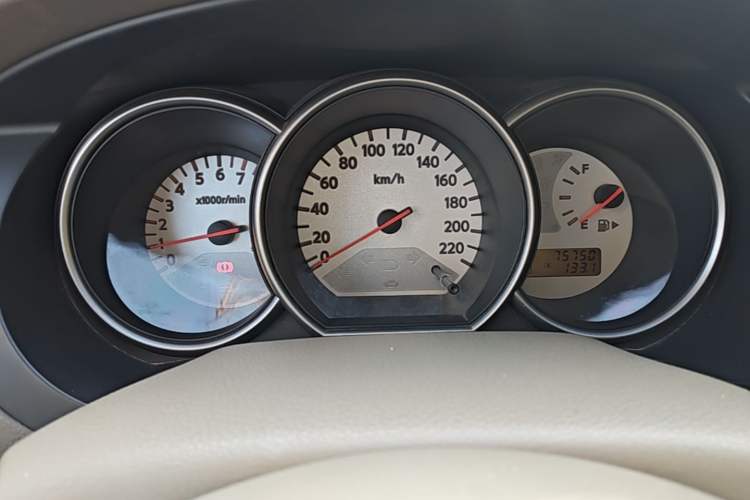 Used Nissan Livina 2010 Jingyue Edition 1.6L Automatic All-in-One Model Instrument Cluster