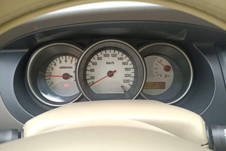 Used Nissan Livina 2010 Jingyue Edition 1.6L Automatic All-in-One Model Instrument Cluster