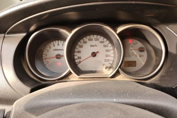 Used Nissan Livina 2010 Jingrui Edition 1.6L Manual Standard Model Instrument Cluster