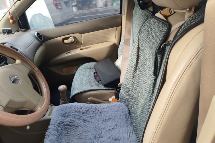 Used Nissan Livina 2010 Jingyue Edition 1.6L Manual All-Around Model Left Front Seat