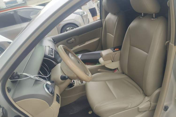 Used Nissan Livina 2010 Jingyue Edition 1.6L Automatic Supercharged Model Left Front Seat