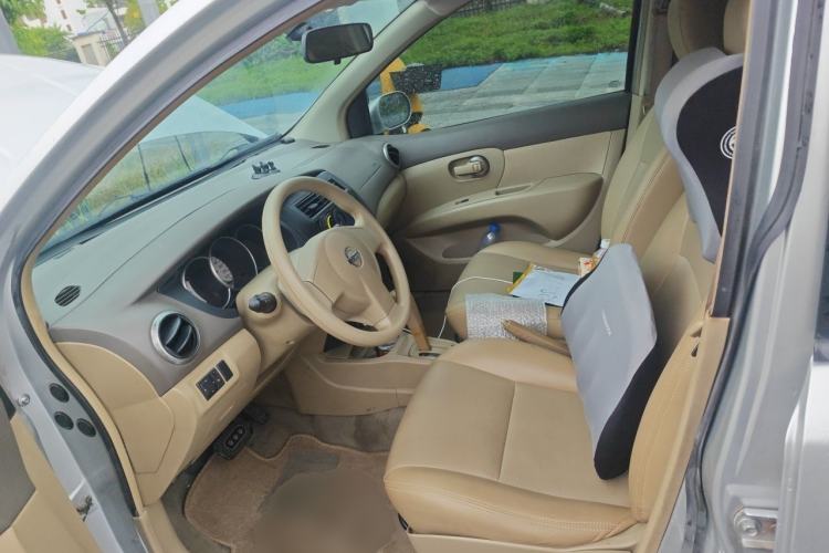 Used Nissan Livina 2010 Jingyue Edition 1.6L Automatic All-in-One Model Left Front Seat