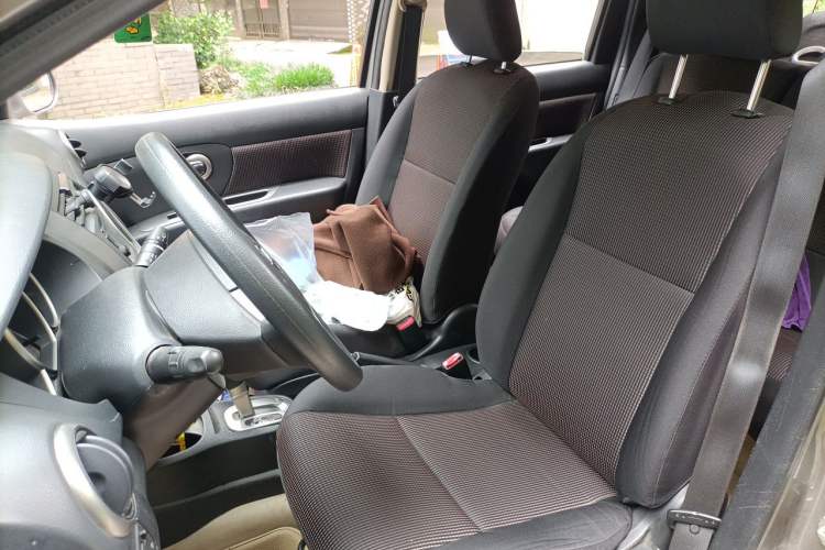 Used Nissan Livina 2010 JINRUI Edition 1.6L Automatic Standard Model Left Front Seat