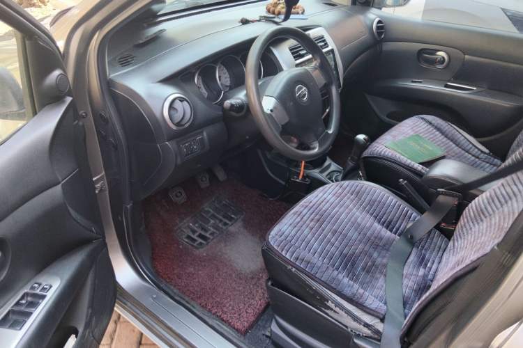 Used Nissan Livina 2010 Jingrui Edition 1.6L Manual Standard Model Left Front Seat