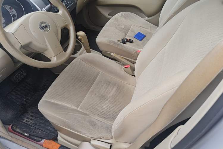 Used Nissan Livina 2010 Jingyue Edition 1.6L Automatic All-in-One Model Left Front Seat