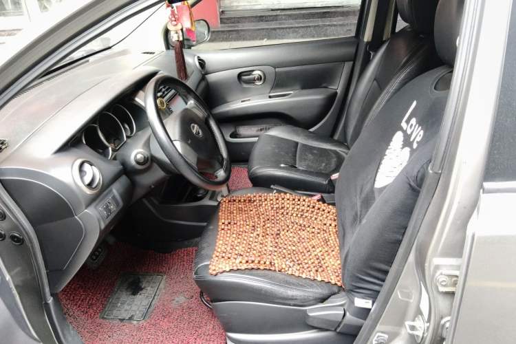 Used Nissan Livina 2010 Jingrui Edition 1.6L Automatic Smart Model Left Front Seat