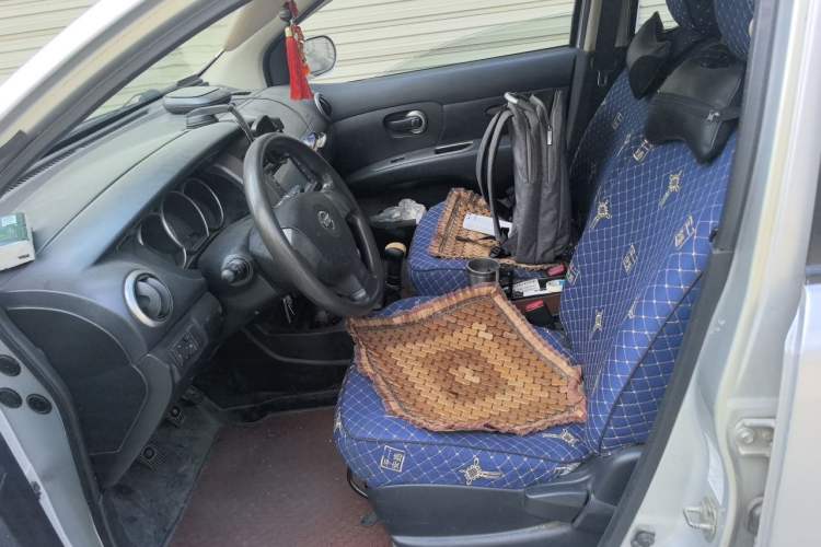 Used Nissan Livina 2010 Jingrui Edition 1.6L Manual Standard Model Left Front Seat