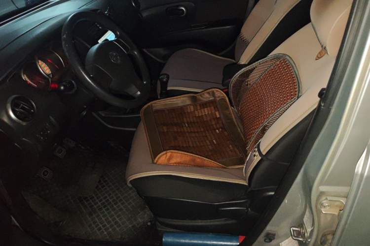 Used Nissan Livina 2010 Jingrui Edition 1.6L Manual Standard Model Left Front Seat