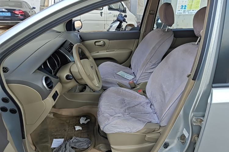Used Nissan Livina 2010 Jingyue Edition 1.6L Automatic All-in-One Model Left Front Seat