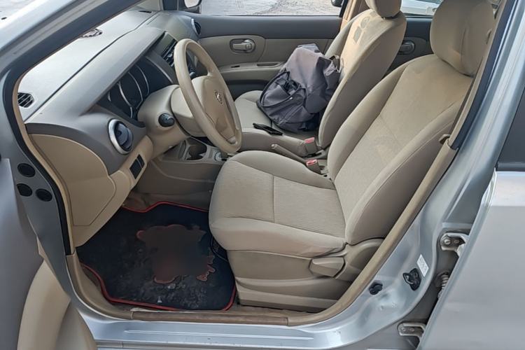 Used Nissan Livina 2010 Jingyue Edition 1.6L Automatic All-in-One Model Left Front Seat