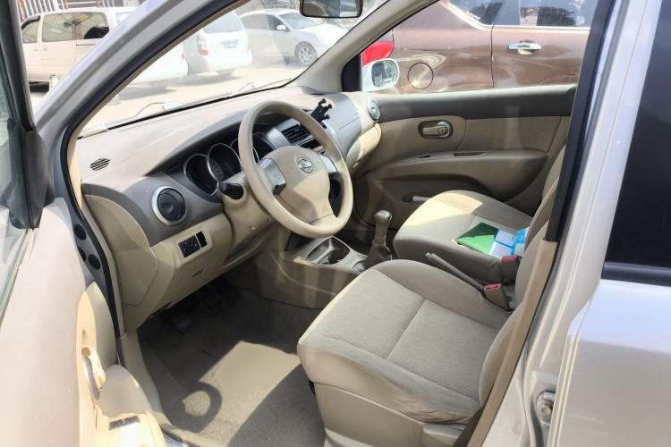 Used Nissan Livina 2010 Jingyue Edition 1.6L Manual All-Around Model Left Front Seat
