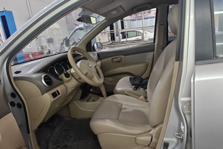 Used Nissan Livina 2010 Jingyue Edition 1.6L Automatic All-in-One Model Left Front Seat