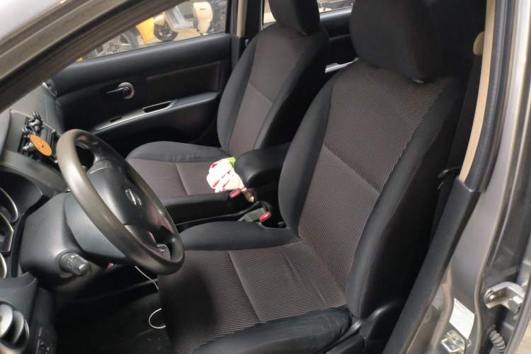 Used Nissan Livina 2010 Jingrui Edition 1.6L Automatic Smart Model Left Front Seat