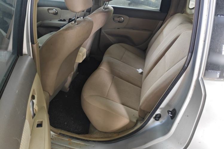 Used Nissan Livina 2010 Jingyue Edition 1.6L Automatic Supercharged Model Left Rear Seat