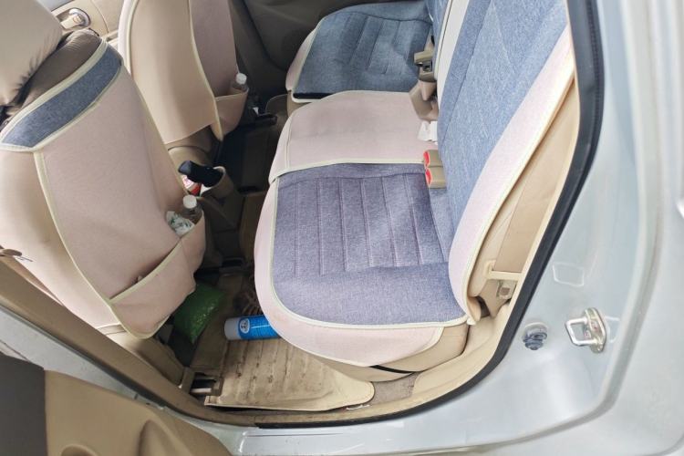Used Nissan Livina 2010 Jingyue Edition 1.6L Manual All-Around Model Left Rear Seat