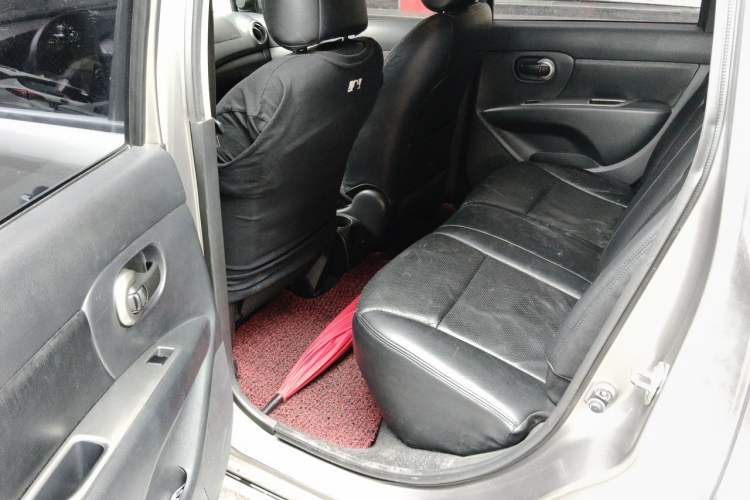 Used Nissan Livina 2010 Jingrui Edition 1.6L Automatic Smart Model Left Rear Seat