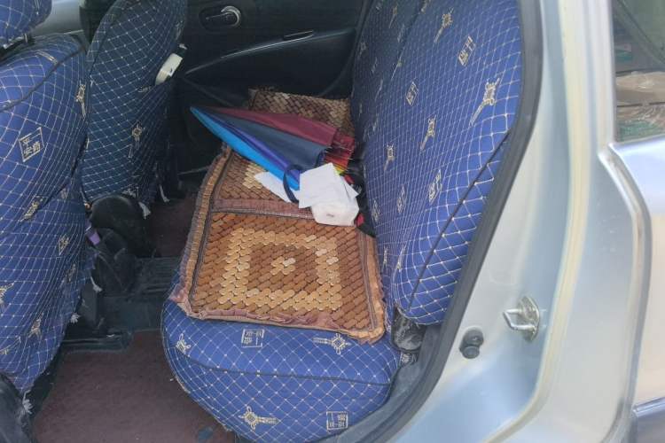 Used Nissan Livina 2010 Jingrui Edition 1.6L Manual Standard Model Left Rear Seat