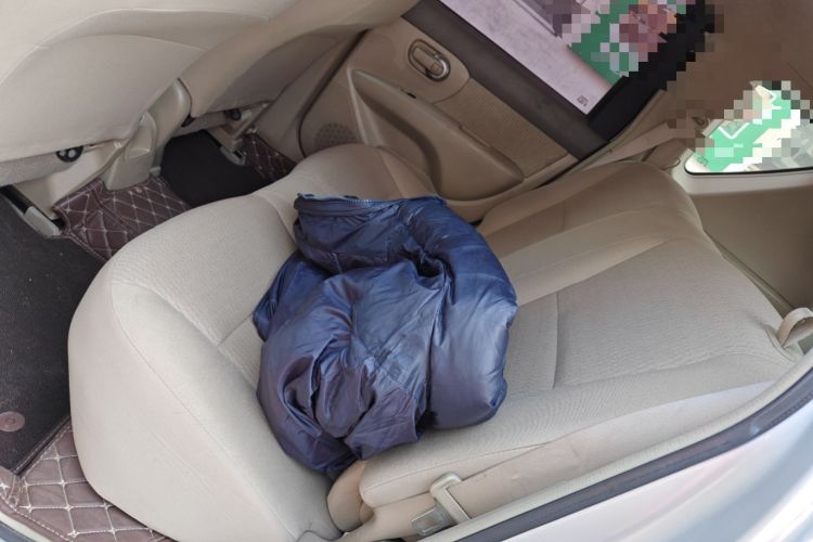 Used Nissan Livina 2010 Jingyue Edition 1.6L Manual All-Around Model Left Rear Seat