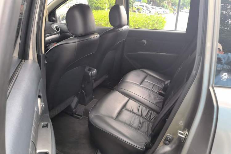 Used Nissan Livina 2010 Jingrui Edition 1.6L Automatic Smart High-End Model Left Rear Seat
