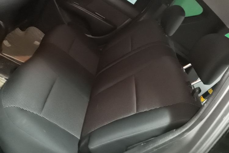 Used Nissan Livina 2010 Jingrui Edition 1.6L Manual Standard Model Left Rear Seat