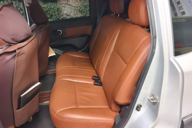 Used Nissan Livina 2010 JINRUI Edition 1.6L Automatic Standard Model Left Rear Seat