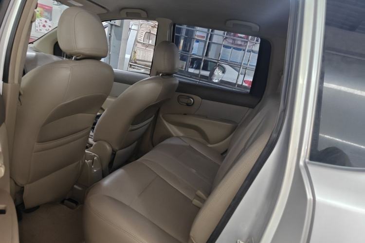 Used Nissan Livina 2010 Jingyue Edition 1.6L Automatic All-in-One Model Left Rear Seat