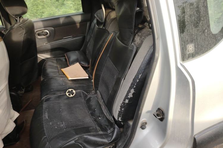 Used Nissan Livina 2010 Jingrui Edition 1.6L Manual Standard Model Left Rear Seat